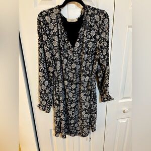 Navy and White tie waist LOFT long sleeve dress